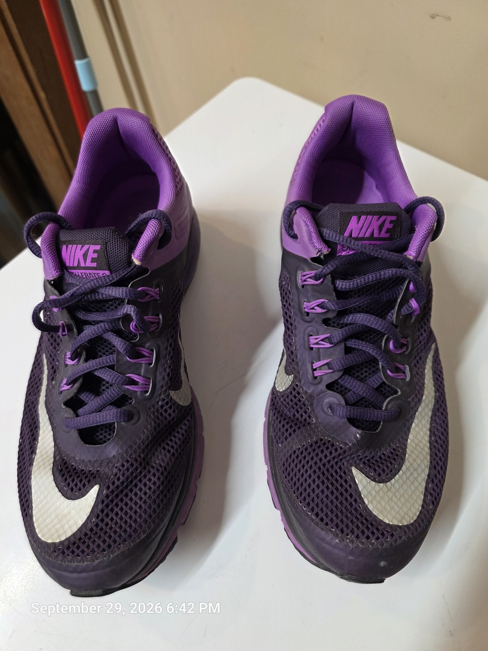 Nike Air Max Women’s Size 9 Running Shoes